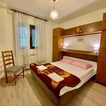 Mira Apartman *